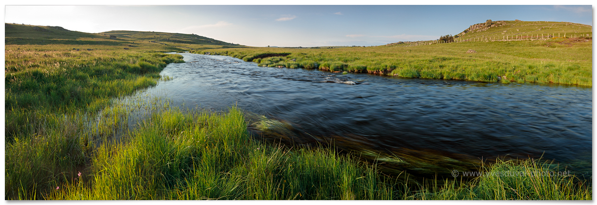 La rivière Le Bes, sur le plateau de l'Aubrac