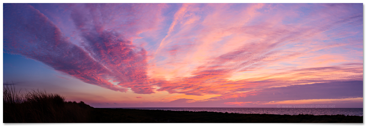 Coucher de soleil sur Bréhal (Manche, Normandie, France) - Photo panoramique du littoral - Yves Duval