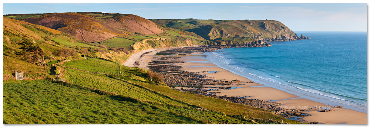 Baie d'écalgrain (Manche, Normandie, France) - Photo panoramique du littoral - Yves Duval