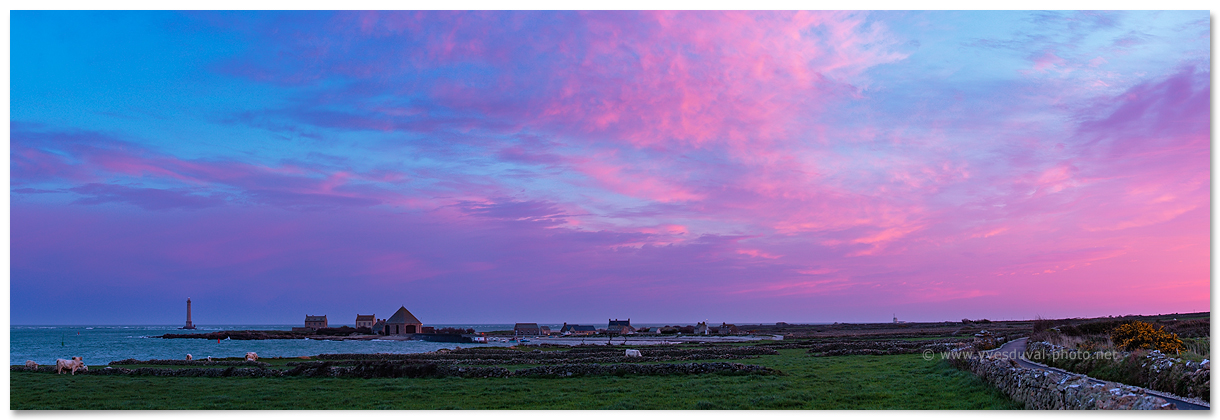 Le port de Goury à l'aube (Manche, Normandie, France) - Photo panoramique du littoral - Yves Duval