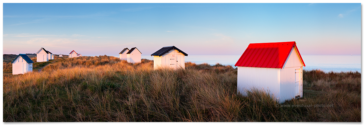 Gouville-sur-mer - Les cabines de bain (Manche, Normandie, France) - Photo panoramique du littoral - Yves Duval