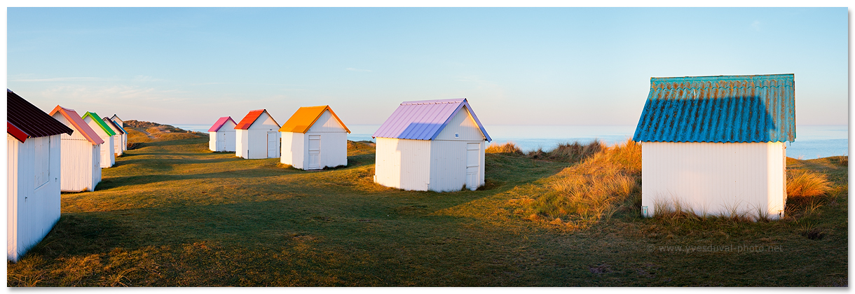 Gouville-sur-mer - Les cabines de bain (Manche, Normandie, france) - Photo panoramique du littoral - Yves Duval