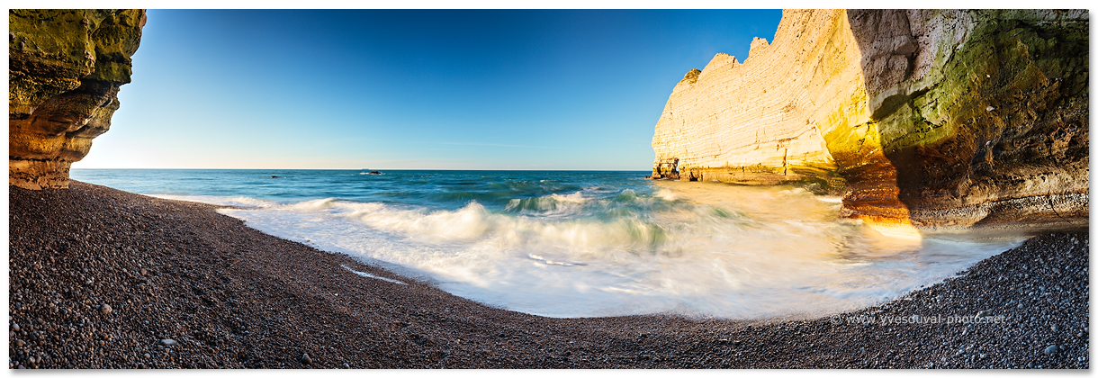 Les falaises d'Etretat (Seine-Maritime, Normandie, France) - Photo panoramique du littoral - Yves Duval