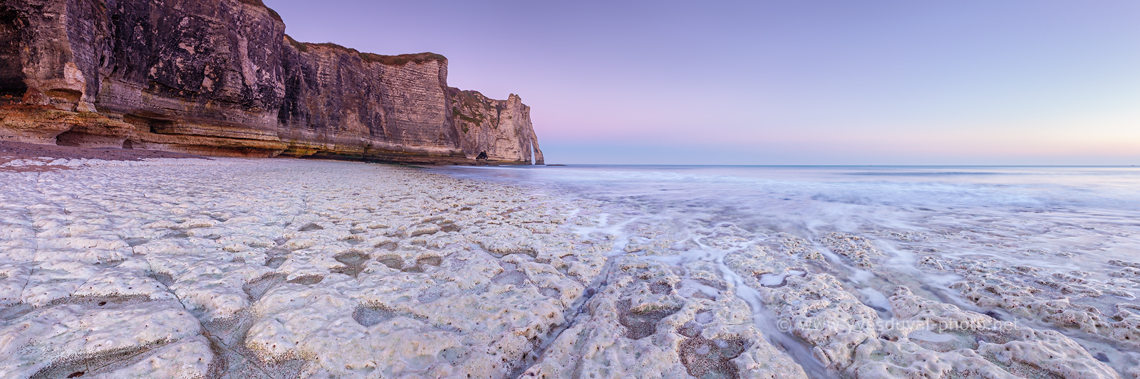 Les falaises et l'aiguille d'Etretat (Seine-Maritime, Normandie)