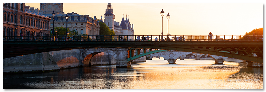 Le pont d'Arcole et la Conciergerie - Paris - (Photo panoramique)