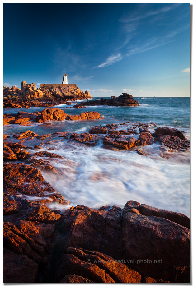 Le phare du Paon sur son promontoire - Île de Bréhat, Côtes d'Armor, Bretagne
