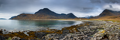 Les Black Cuillins depuis le Loch Scavaig (Ile de Skye, ecosse)