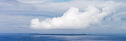 Les îles d'Aran depuis les falaises de Moher (Irlande)