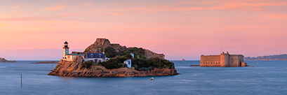 Le phare de l'île Louët (Finistère, Bretagne)