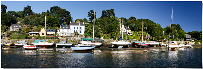Bateaux de plaisance dans le port de pont-Aven (Finistère, Bretagne)