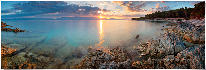 La côte dalmate aux environs de Supetar (Île de Brac, Croatie)