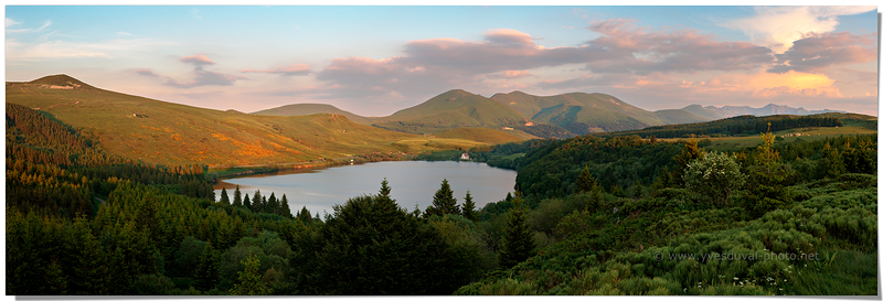 Le lac de Guery et le massif du puy de Sancy  (Puy-de-Dôme, Auvergne-Rhône-Alpes)