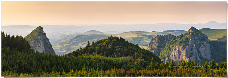 Les roches Tuilière et Sanadoire  (Puy-de-Dôme, Auvergne-Rhône-Alpes)